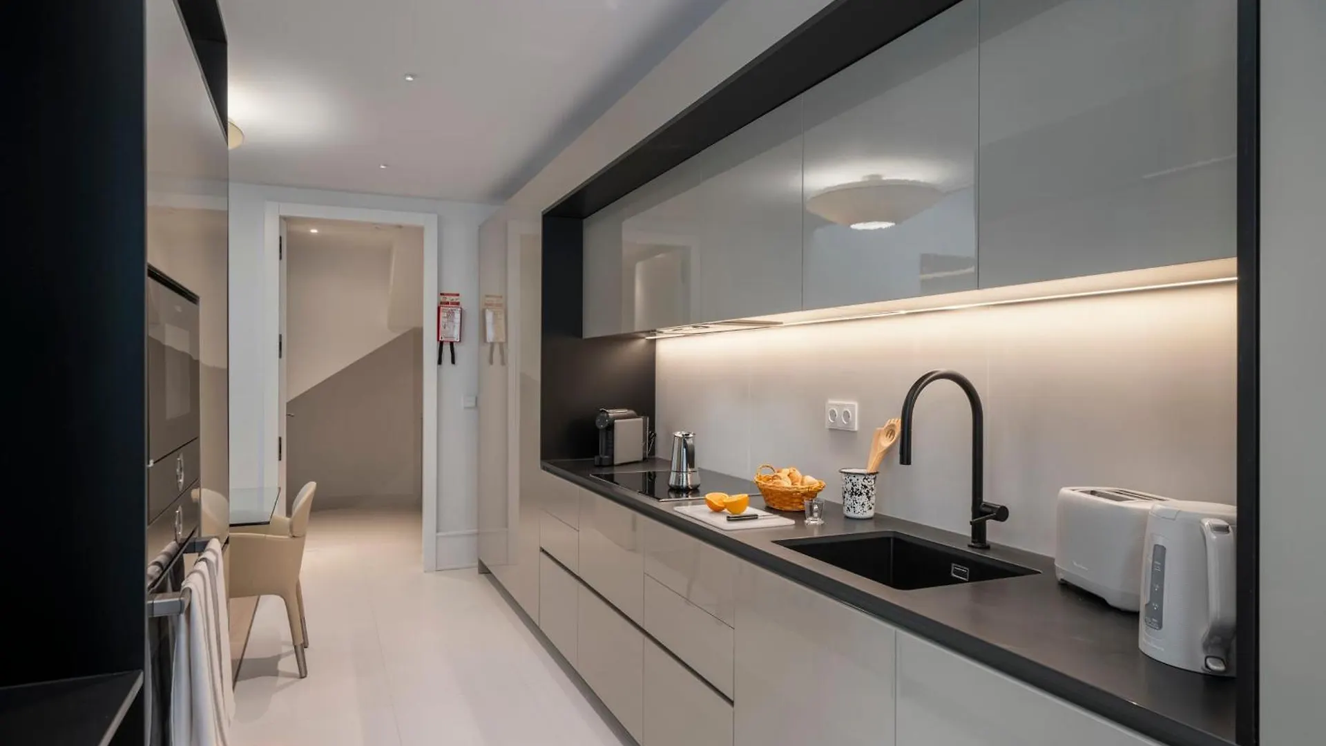 Savoy Insular Loft By An Island Apart Funchal Apartman
